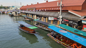 Full Day Exploring The Local Life with Maeklong Railway Market And Amphawa Floating Market (DSTH)