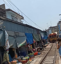 Full Day Exploring The Local Life with Maeklong Railway Market (DSTH)