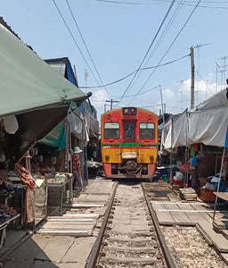 Full Day Exploring The Local Life with Maeklong Railway Market And Amphawa Floating Market (DSTH)