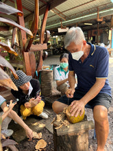 Full Day Exploring The Local Life with Maeklong Railway Market And Amphawa Floating Market (DSTH)